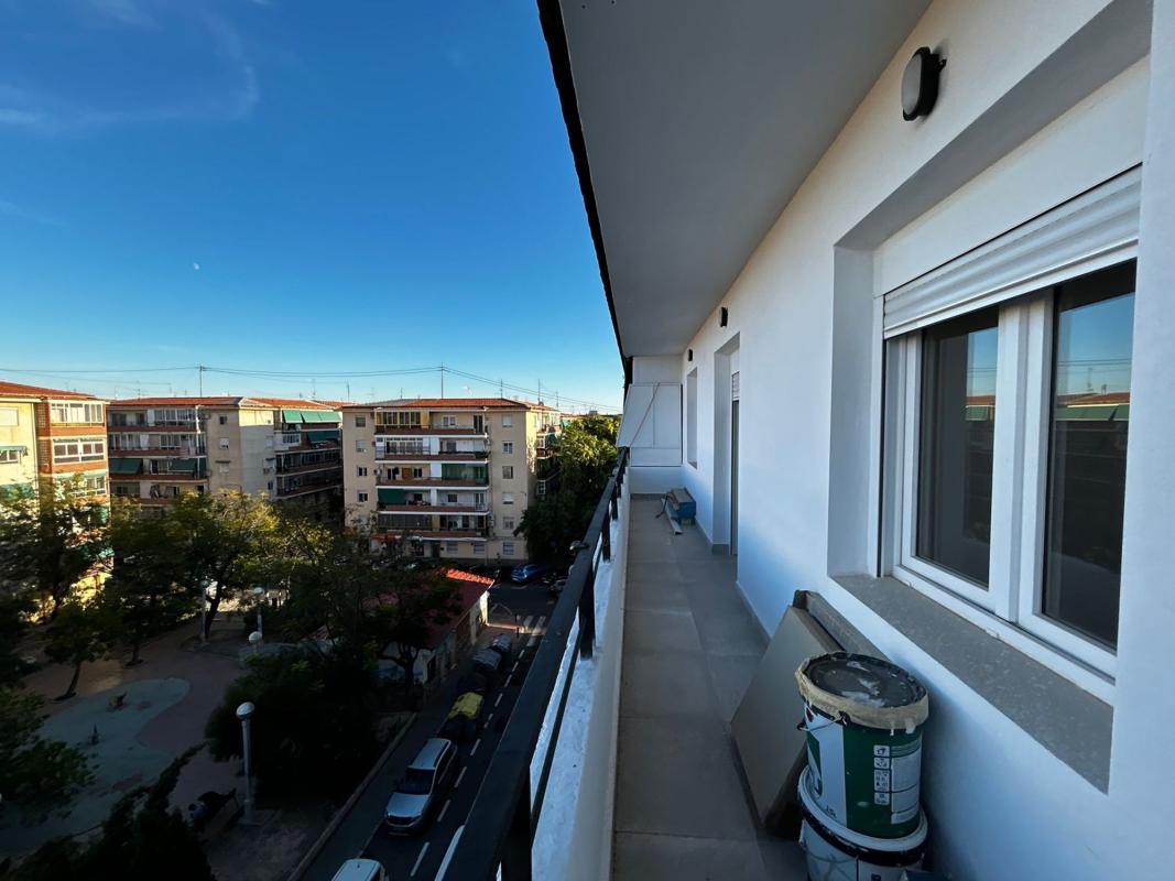 Продажа квартиры на Piso en Calle Matemático Romero, Virgen del Remedio - Parque lo Morant, Alicante / Alacant, Аликанте / Алакант
photo 5