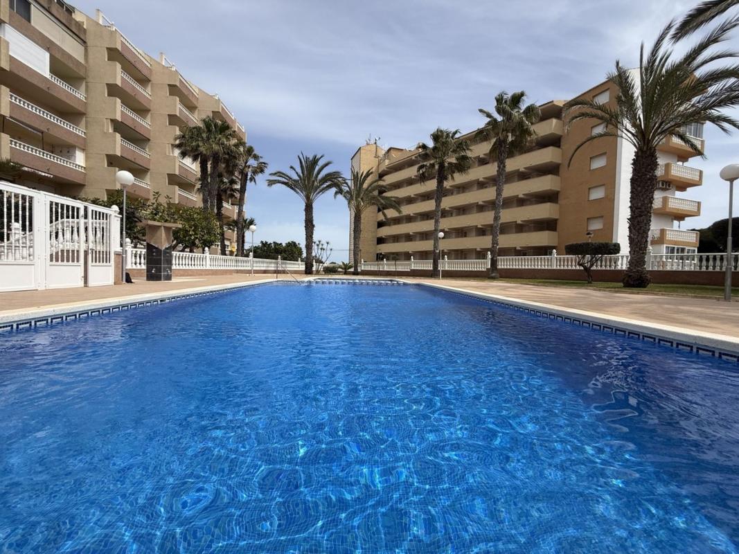 Sprzedaż mieszkania w Piso en Calle Pintor Rafael Boti, Gaspar Perrelló, Torrevieja, Torrevieja
photo 1