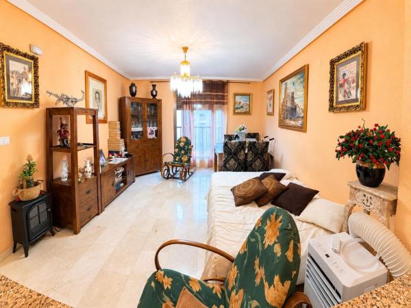 Продажа квартиры на Piso en Calle Monforte del Cid, Carolinas Altas, Alicante / Alacant, Аликанте / Алакант
thumbnail 3