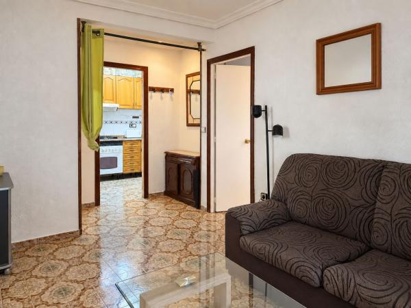 Sale of flat in Piso en Altozano, Alicante / Alacant, Alicante
thumbnail 2