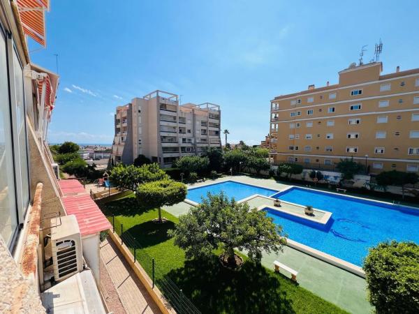 Sale of flat in Piso en Calle Helena, Torreblanca, Torrevieja, Torrevieja
photo 1