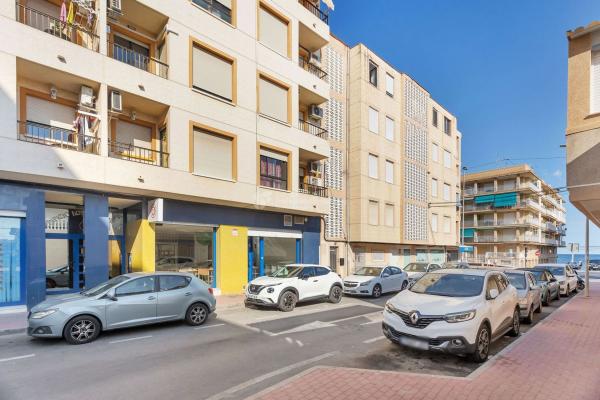 Apartment for sale in  Piso en Calle Almoradí, 4, Playa de los Náufragos, Torrevieja, Torrevieja photo 1