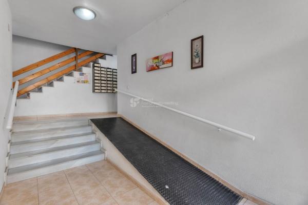 Apartment for sale in  Piso en Calle Almoradí, 4, Playa de los Náufragos, Torrevieja, Torrevieja photo 2
