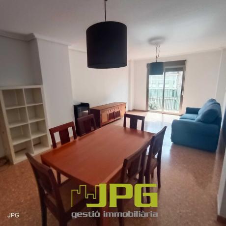 Продажа квартиры на Piso en Centro, San Juan de Alicante, Сан-Хуан-де-Аликанте
thumbnail 2