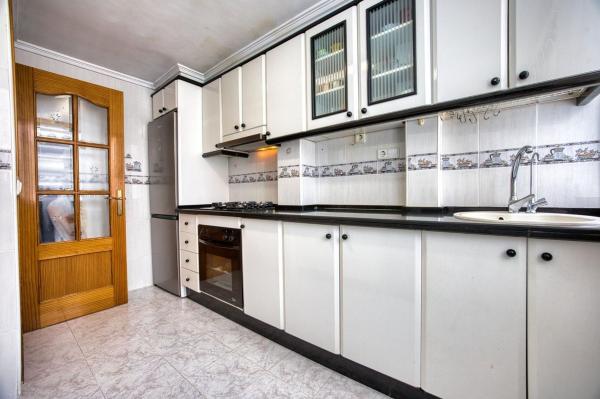 Sale of flat in Piso en Calle Arturo, La Florida, Alicante / Alacant, Alicante
photo 1