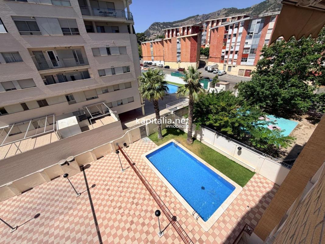 Sale of apartment in Piso en Barri Zona Nord, Alcoy / Alcoi, Alcoy
photo 2