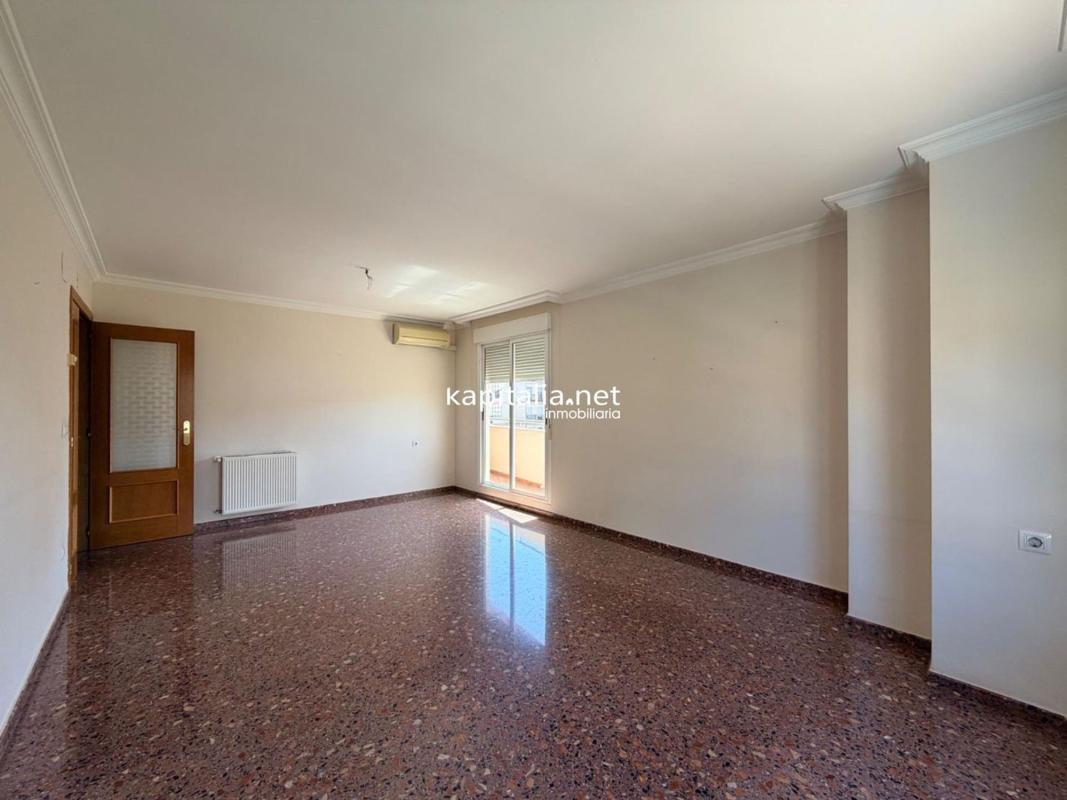 Sale of apartment in Piso en Barri Zona Nord, Alcoy / Alcoi, Alcoy
photo 5