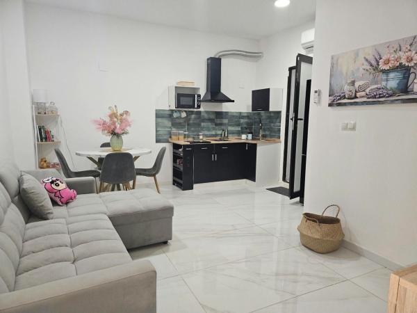 Venta de piso en Piso en Calle Nou D'Octubre, Carolinas Bajas, Alicante / Alacant, Alicante / Alacant
photo 1