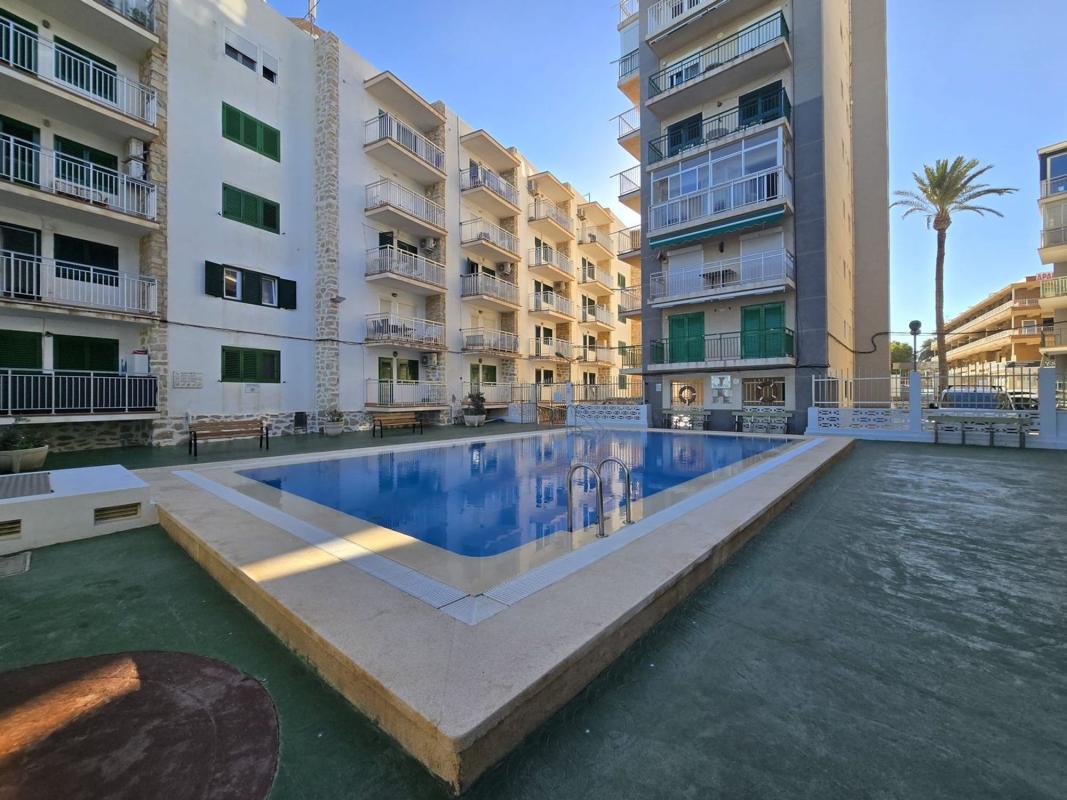 Sprzedaż mieszkania w Piso en Calle Sant Bartomeu, 10, Campello Playa, El Campello, El Campello
photo 2