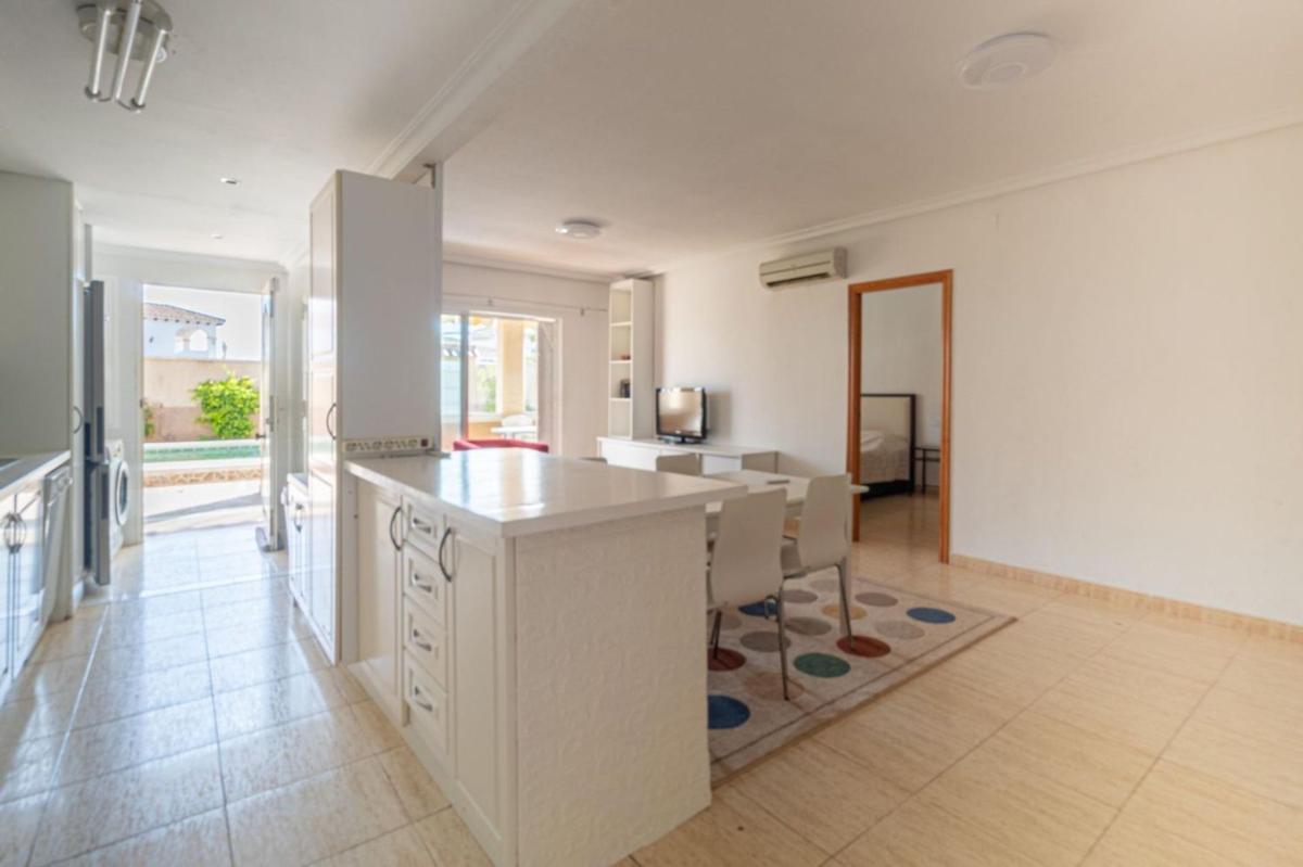Sale of apartment in Piso en Zeniamar, Orihuela, Orihuela
photo 2