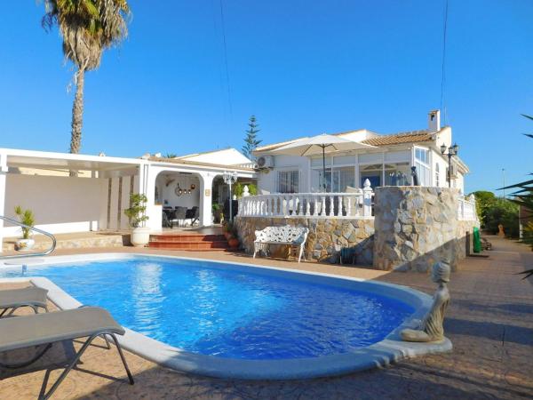 Independent chalet for sale in Casa o chalet en La Siesta - El Salado - Torreta, Torrevieja, Torrevieja
photo 1