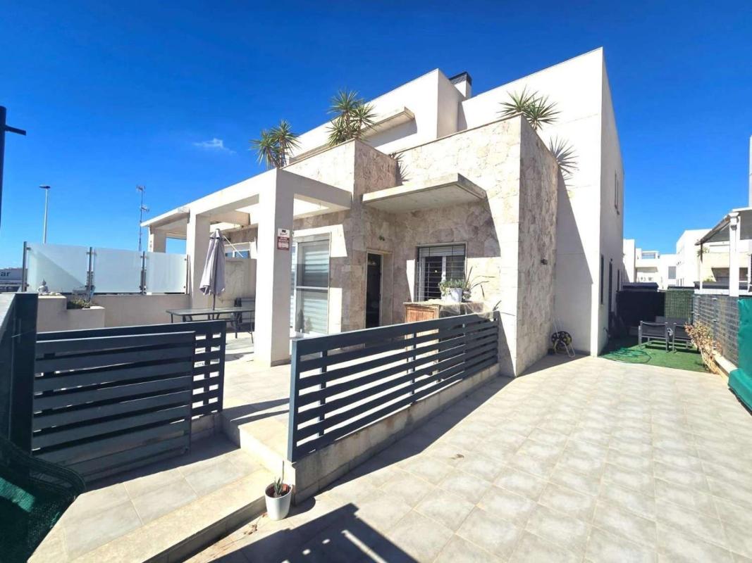 Duplex sale in Dúplex en Avenida del Sur, Aguas Nuevas, Torrevieja, Torrevieja photo 1