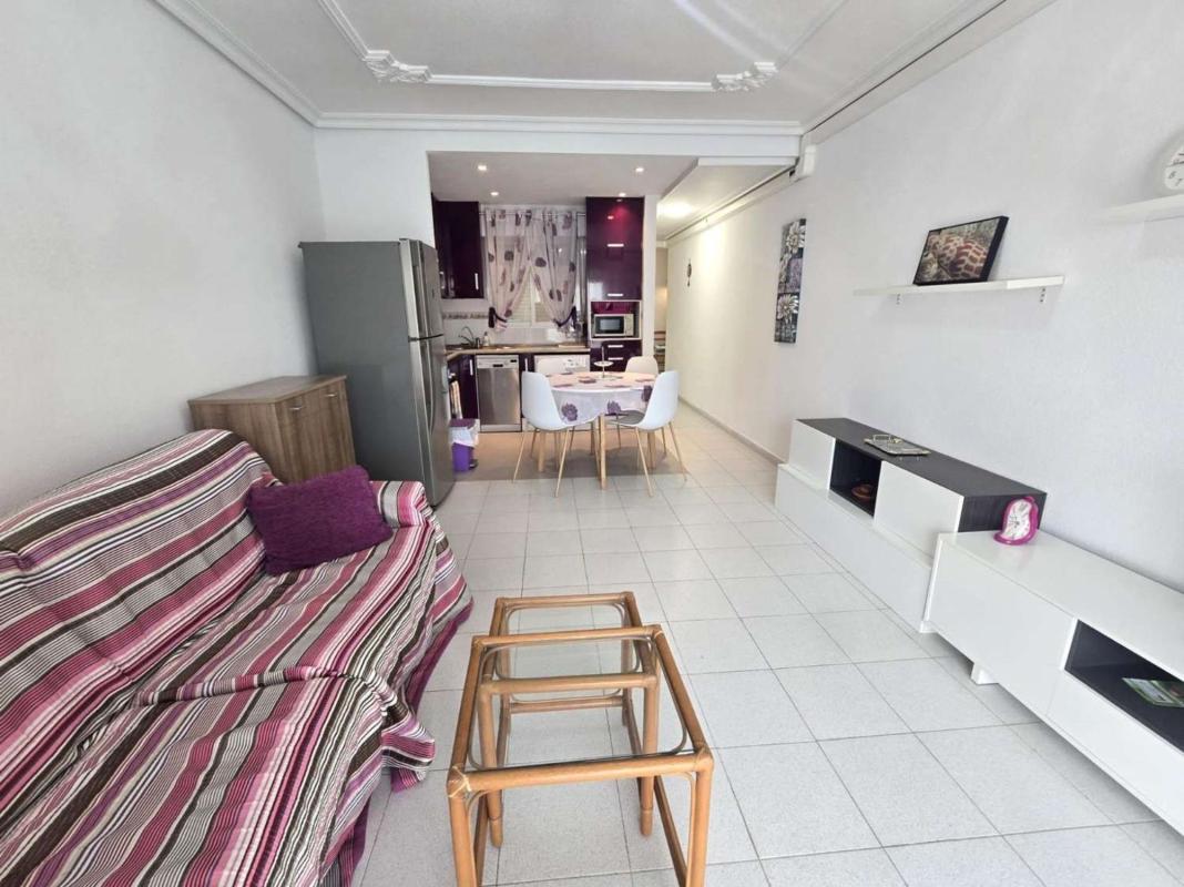 Sale of apartment in Piso en Calle Mayor, Gaspar Perrelló, Torrevieja, Torrevieja
photo 3