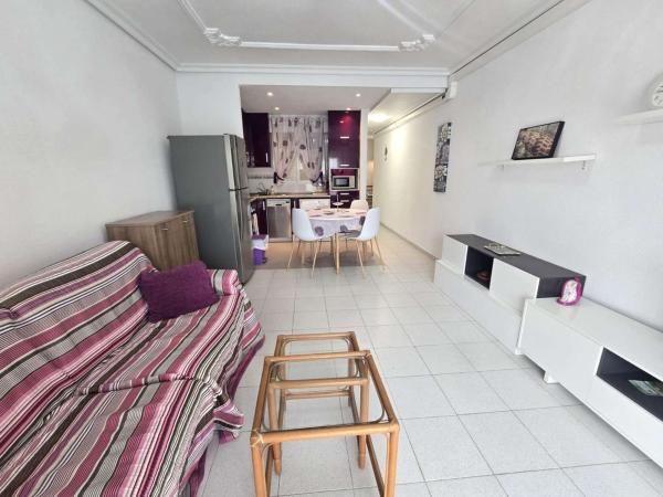 Sale of flat in Piso en Calle Mayor, Gaspar Perrelló, Torrevieja, Torrevieja
thumbnail 3