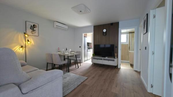 Chalet adosado en Avenida Alfredo Nobel, Zona los Frutales, Torrevieja photo 1