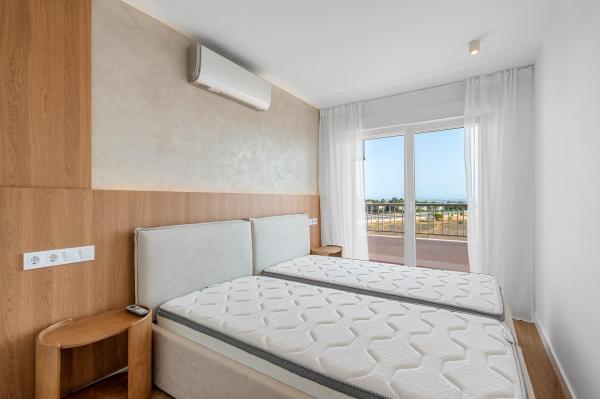 Venta de piso en Punta Prima, Torrevieja
thumbnail 2