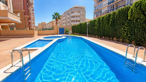 Sprzedaż mieszkania w Plaża Los Locos, Torrevieja
photo 1