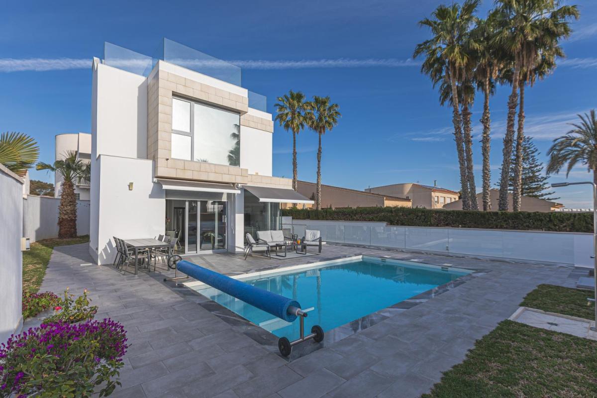 Properties for sale and rent in Spain photo 1