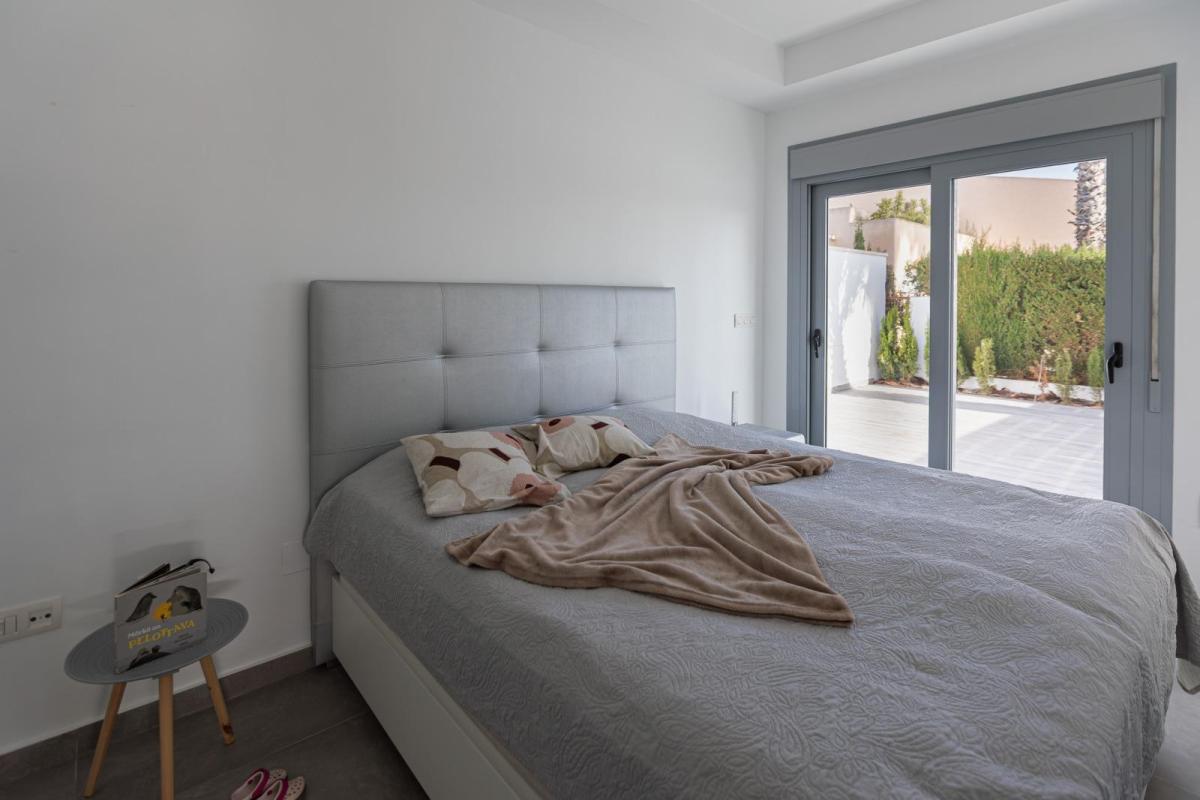 Properties for sale and rent in Spain photo 4
