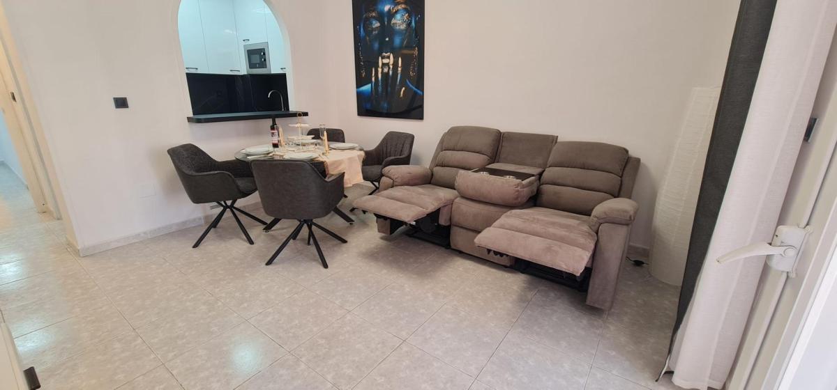 Sale of apartment in Cure Beach, Torrevieja
photo 2