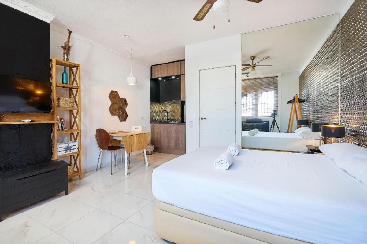 Продажа студии в Estudio en Carretera del Torrejón, Cabo Cervera, Torrevieja, Торревьеха photo 2