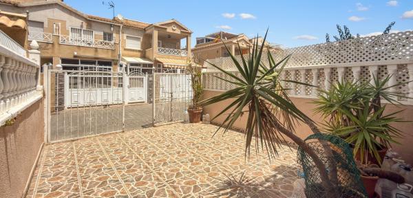Dom szeregowy na sprzedaż w , Torrevieja photo 1