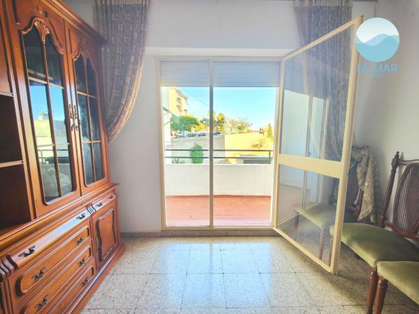 Продажа квартиры на Piso en Plaza lo Morant, Virgen del Remedio - Parque lo Morant, Alicante / Alacant, Аликанте / Алакант
photo 1