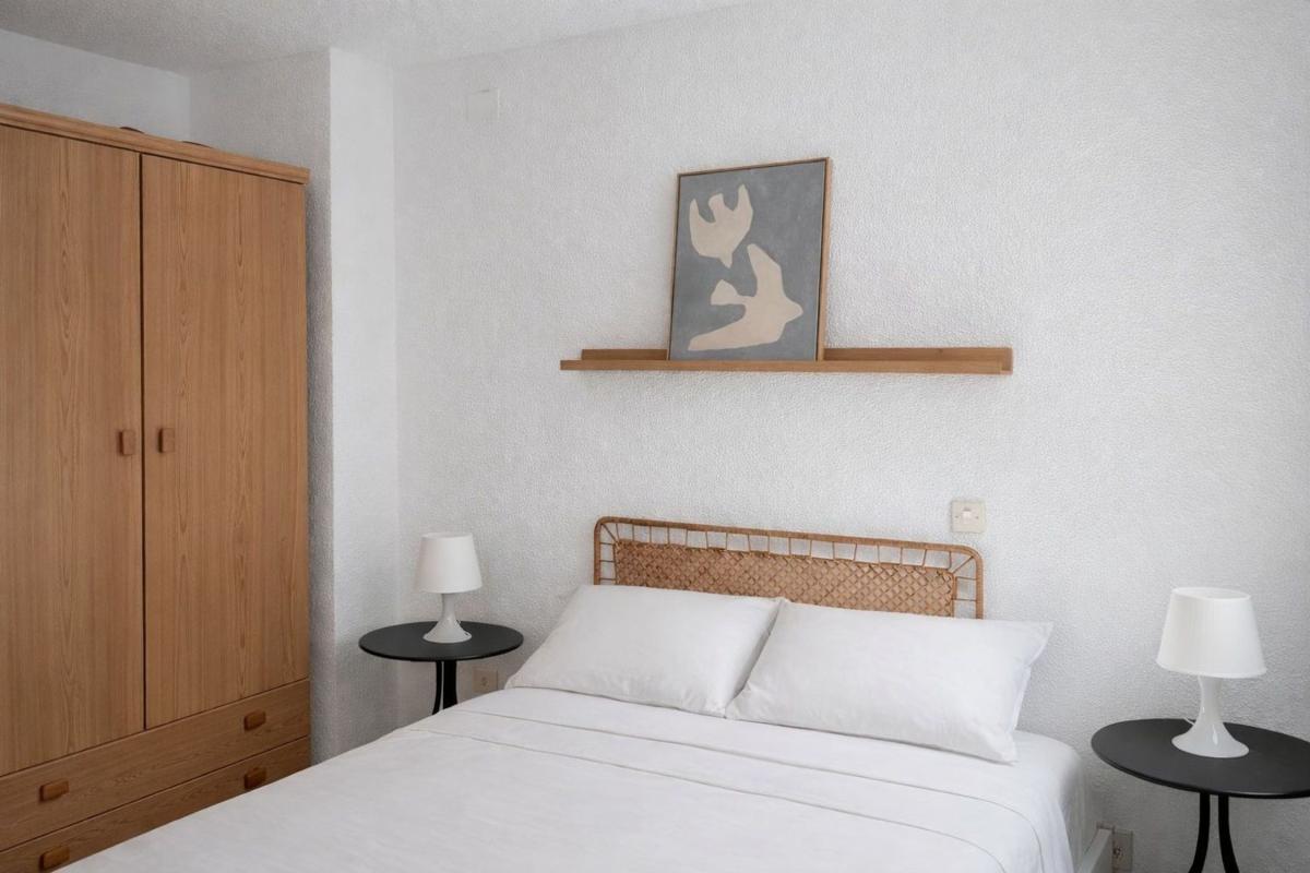 Продажа студии в Estudio en Calle Ramón Gallud, 224, Las Piscinas Naturales, Torrevieja, Торревьеха photo 4