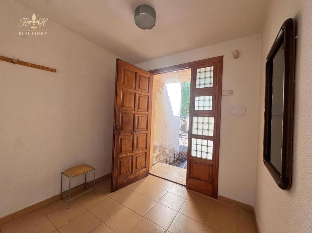 Properties for sale and rent in Spain photo 2
