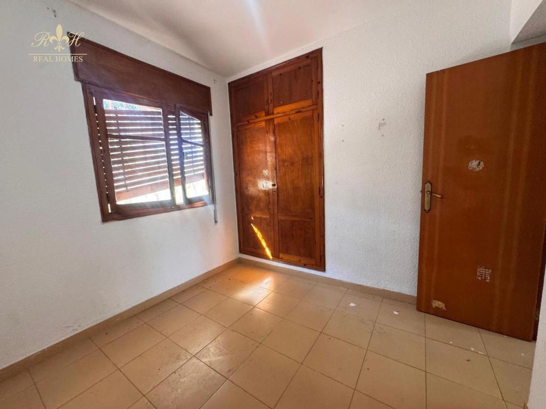 Properties for sale and rent in Spain photo 3