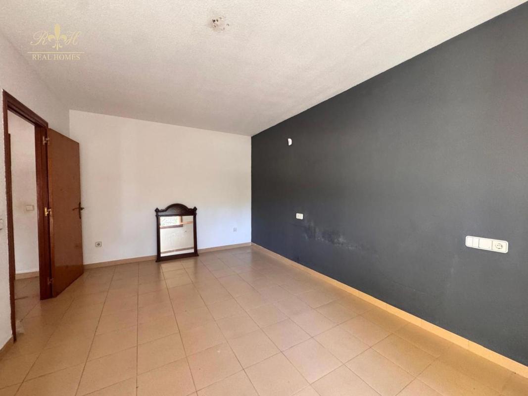 Properties for sale and rent in Spain photo 5