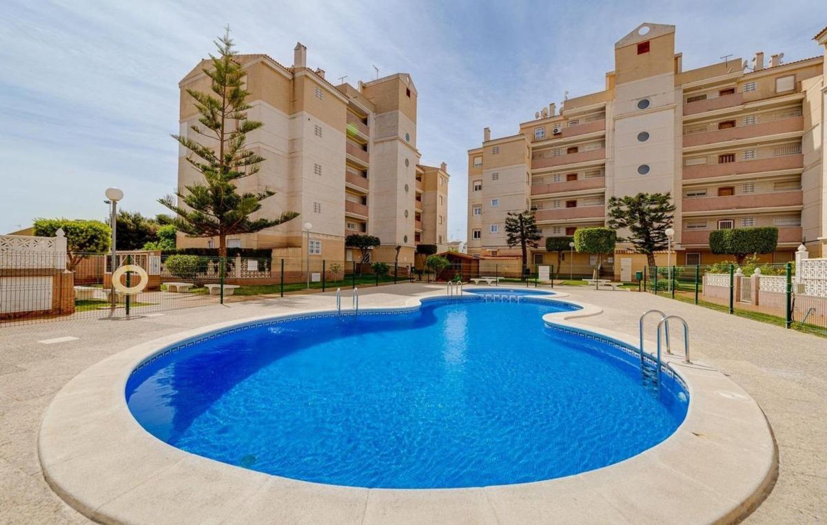 Venta de piso en Piso en Avenida Habaneras - Curva de Palangre, Torrevieja, Torrevieja
photo 3
