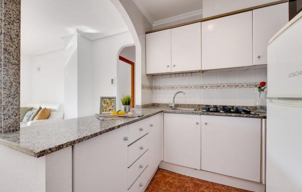 Apartment for sale in  Piso en Avenida Habaneras - Curva de Palangre, Torrevieja, Torrevieja photo 4