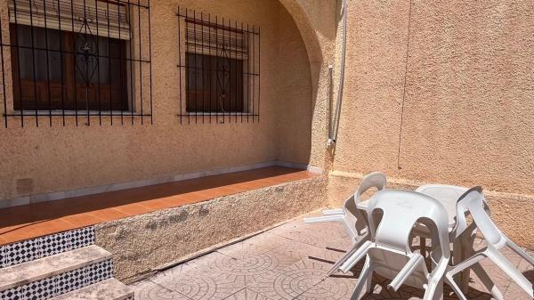 Chalet adosado en San Fulgencio thumbnail 2