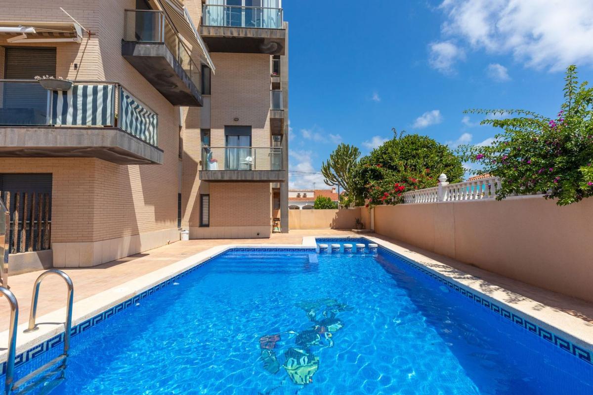 Sale of apartment in Piso en Calle Marejada, Punta Prima, Torrevieja, Torrevieja
photo 2