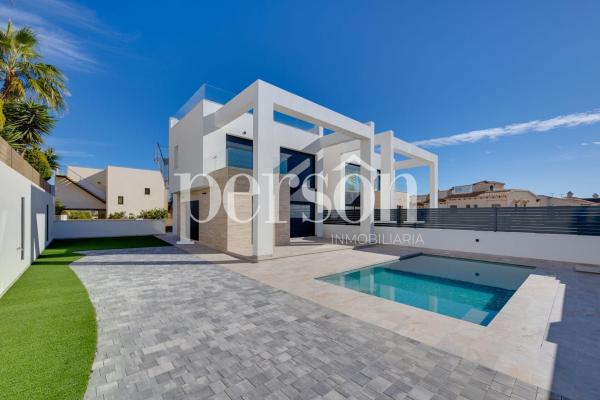 Частный шале на продаже в Casa o chalet en Aguas Nuevas, Torrevieja, Торревьеха photo 1