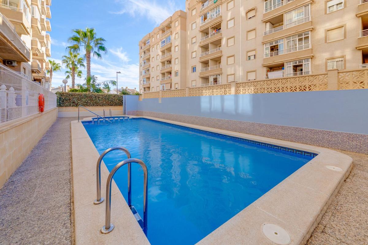 Venta de piso en Piso en Joven Pura, 73, Nueva Torrevieja, Torrevieja, Torrevieja
photo 1