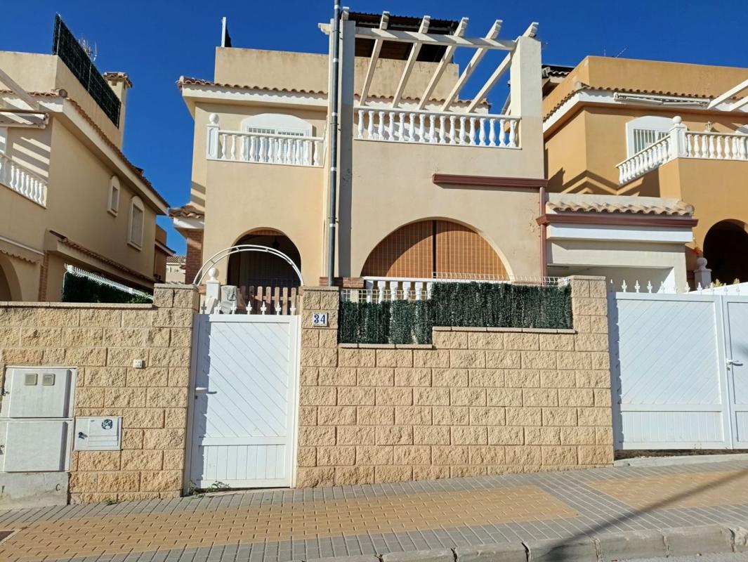 Propiedades en venta y alquiler en España photo 1