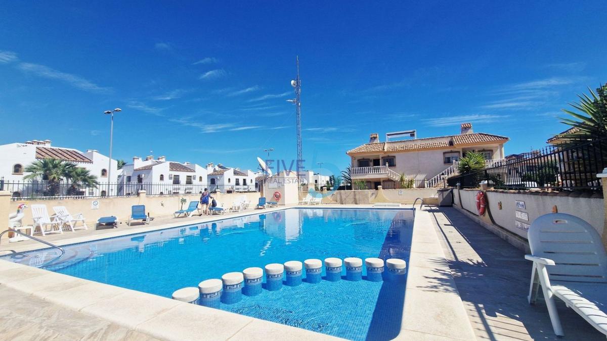 Sprzedaż mieszkania w Piso en Villamartín, Orihuela, Orihuela
photo 2