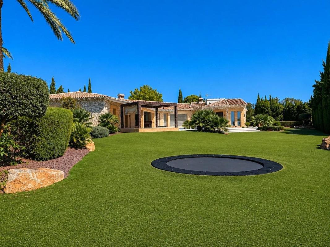 Properties for sale and rent in Spain photo 1