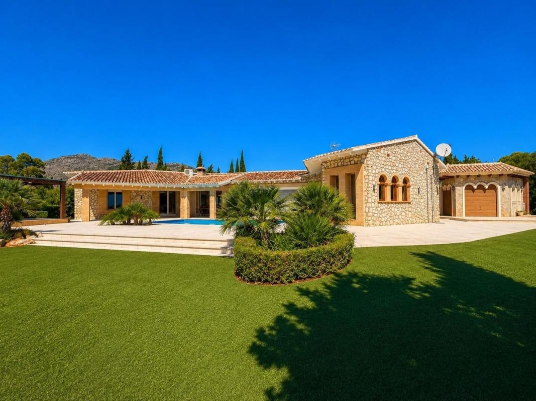 Properties for sale and rent in Spain photo 2