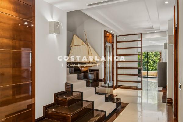 Частный шале на продаже в  Casa o chalet en Calle Chambele, Zona de Mascarat, Altea, Алтея photo 4