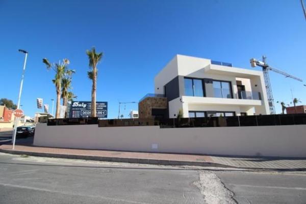 Casa o chalet independiente en Zona los Frutales, Torrevieja thumbnail 3