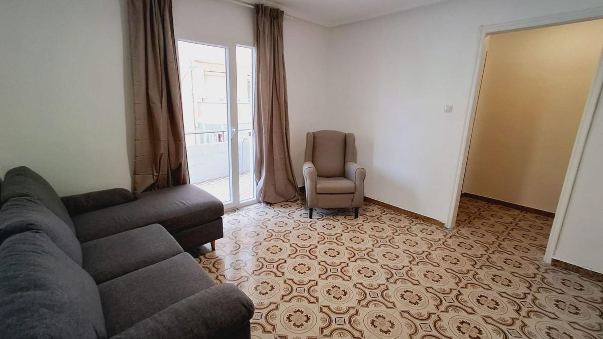 Venta de piso en Piso en Calle Moncada, 21, Colonia Requena - Virgen del Carmen, Alicante / Alacant, Alicante / Alacant
 photo 2
