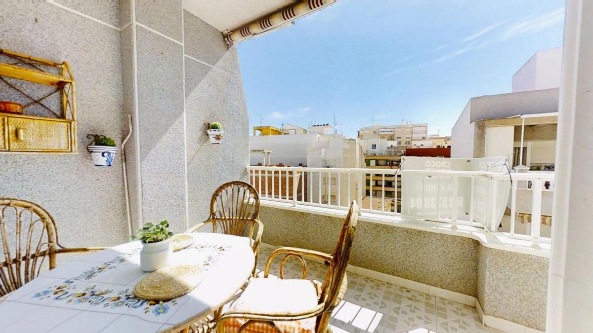 Продажа квартиры на Piso en Calle de Pedro Lorca, 127, Las Piscinas Naturales, Torrevieja, Торревьеха
 photo 2