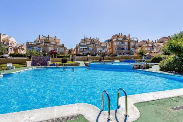 Casa o chalet independiente en Calle Perseo, Torreblanca, Torrevieja thumbnail 2