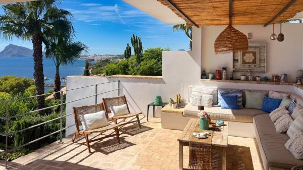 Частный шале на продаже в  Casa o chalet en Zona de Mascarat, Altea, Алтея photo 4