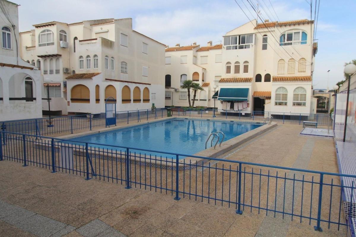 Venta de estudio en Estudio en Calle Urbano Arregui, Playa de los Náufragos, Torrevieja, Torrevieja photo 1