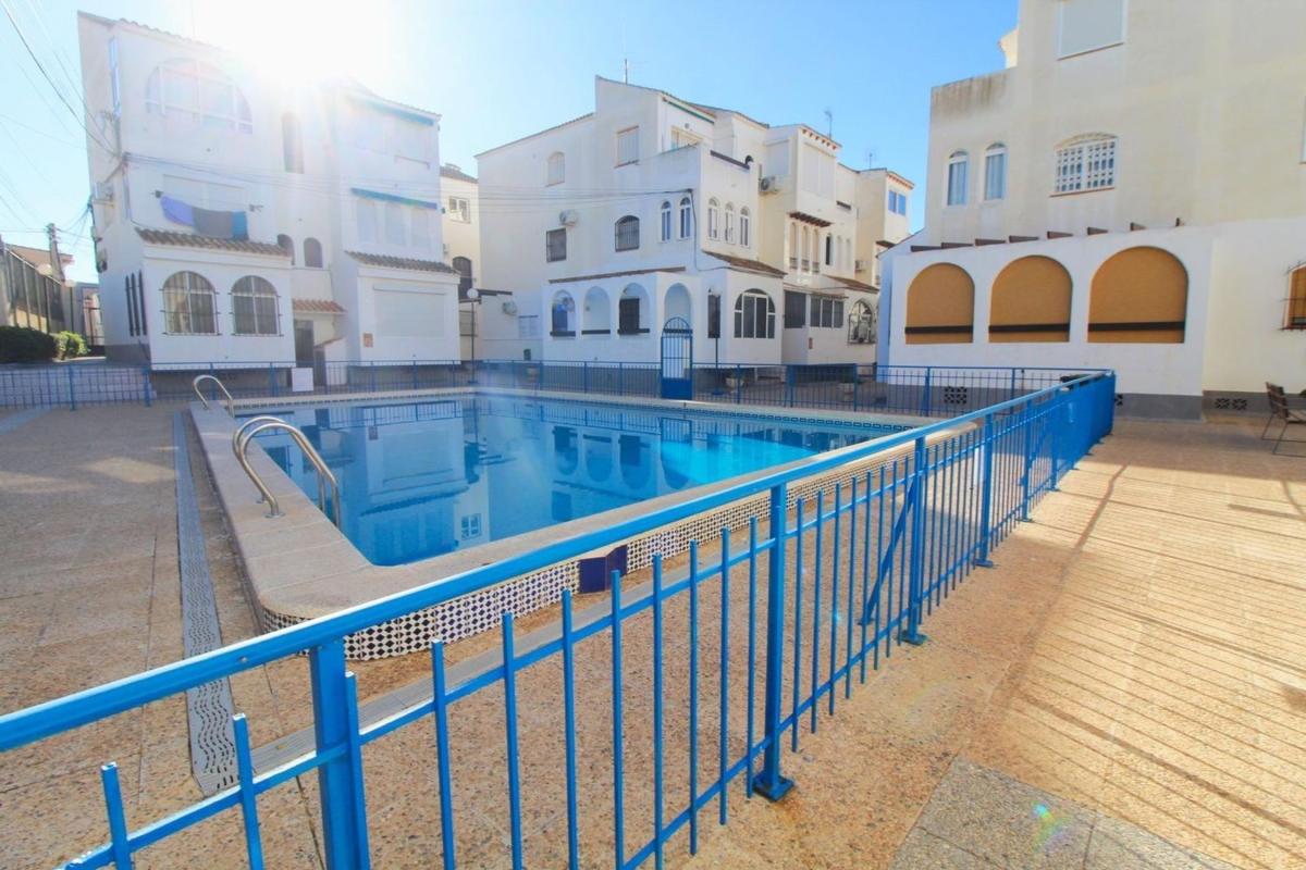 Venta de estudio en Estudio en Calle Urbano Arregui, Playa de los Náufragos, Torrevieja, Torrevieja photo 3