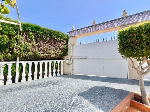 Casa o chalet independiente en Avenida de Torrevieja, Los Balcones - Los Altos del Edén, Torrevieja photo 4